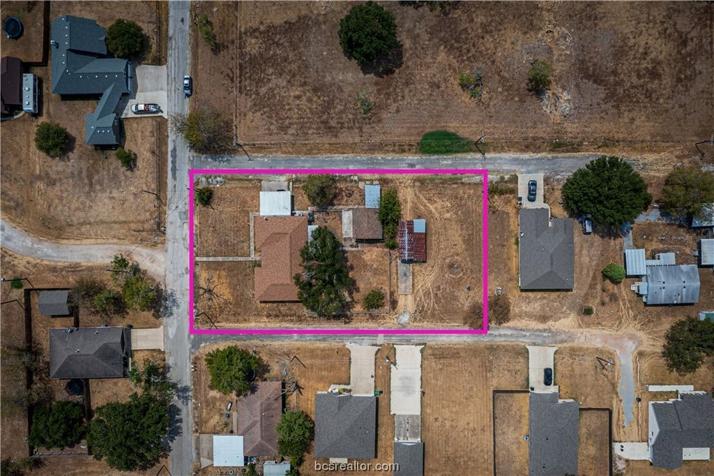 300 West Bullard Street W, Madisonville, TX 77864 — photo 4