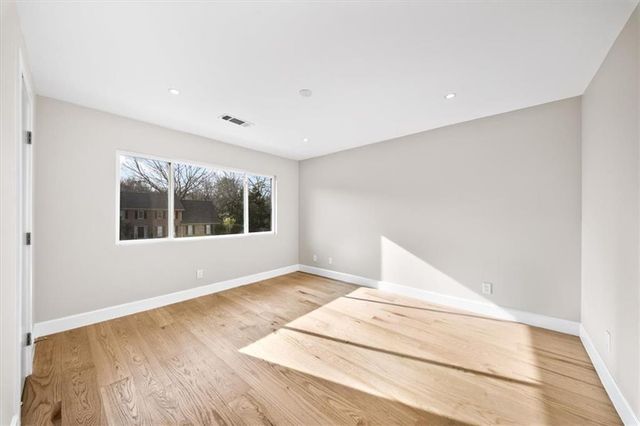250 Bruton Way, Sandy Springs, GA 30342