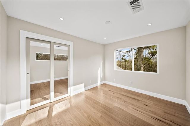 250 Bruton Way, Sandy Springs, GA 30342