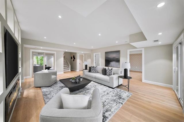 250 Bruton Way, Sandy Springs, GA 30342