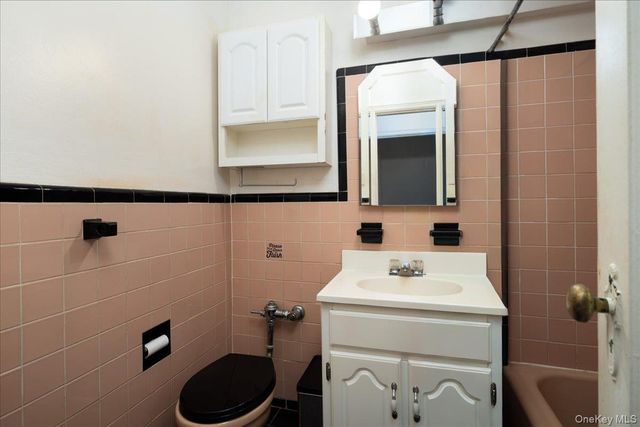 18311 Dunlop Avenue, Saint Albans, NY 11412