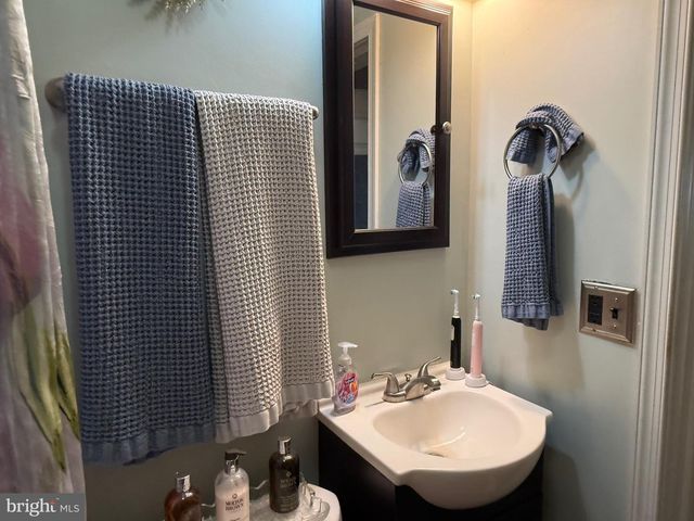 243 C ST, Carneys Point, NJ 08069