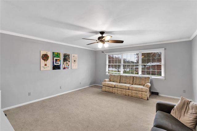 105 Lynn Ann Dr, Plum Boro, PA 15068