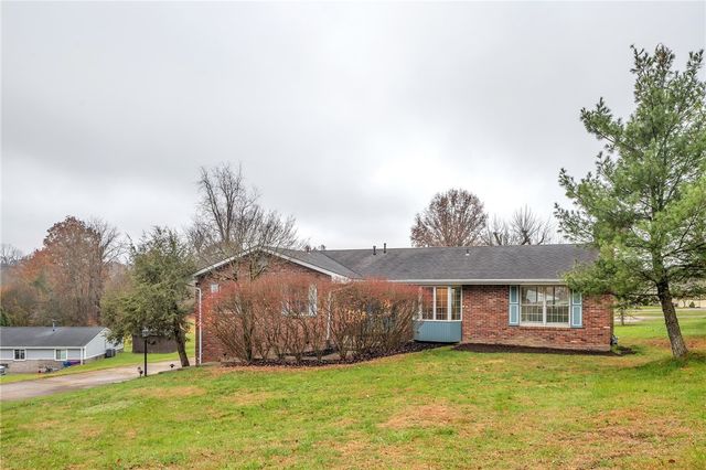 105 Lynn Ann Dr, Plum Boro, PA 15068