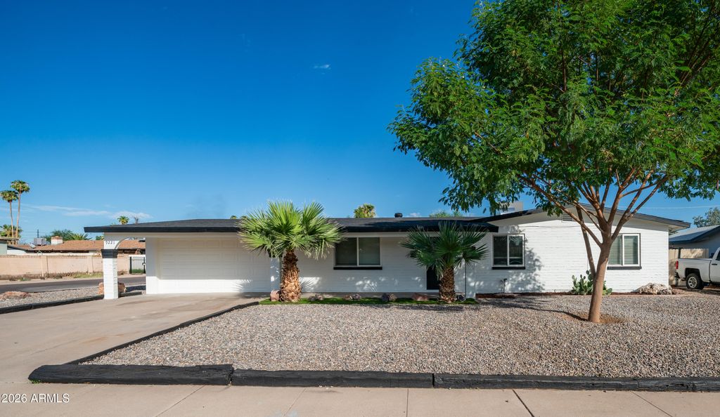 9221 N 37TH Avenue, Phoenix, AZ 85051 — exterior