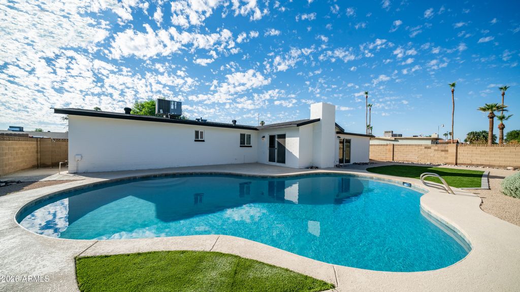 9221 N 37TH Avenue, Phoenix, AZ 85051 — photo 2