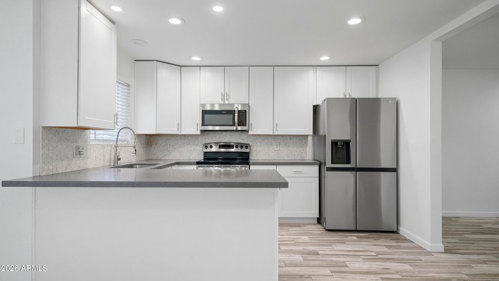 9221 N 37TH Avenue, Phoenix, AZ 85051 — photo 4