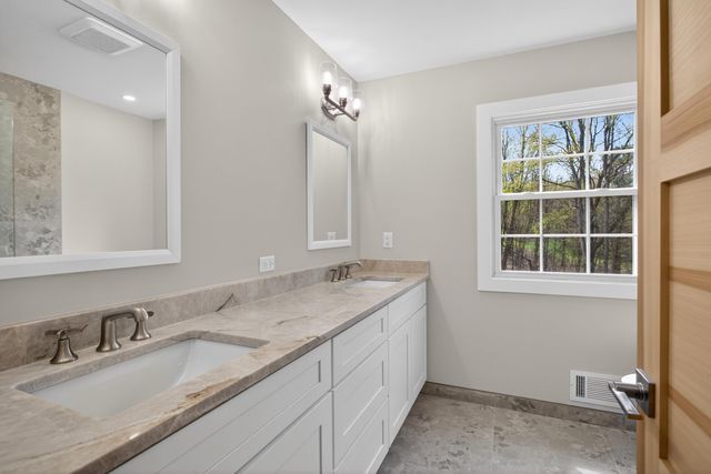 1865 Lindsey, Liberty Twp-jackson, MI 49201