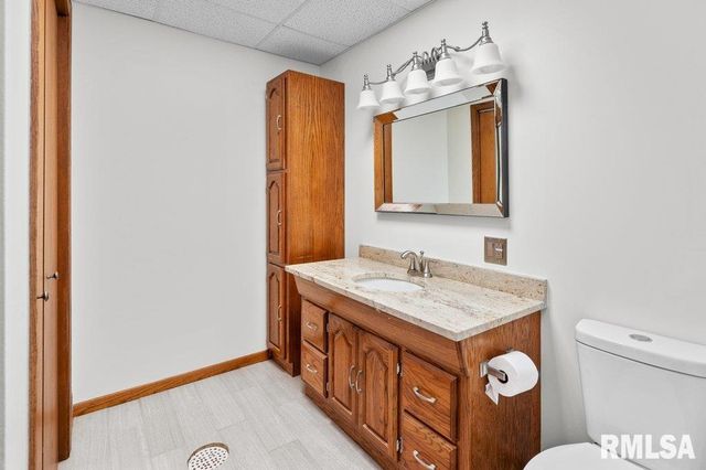 211 EAGLE RIDGE Road, Muscatine, IA 52761