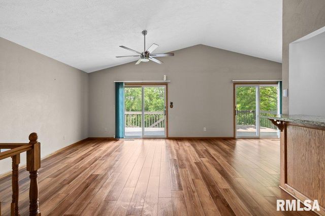 211 EAGLE RIDGE Road, Muscatine, IA 52761