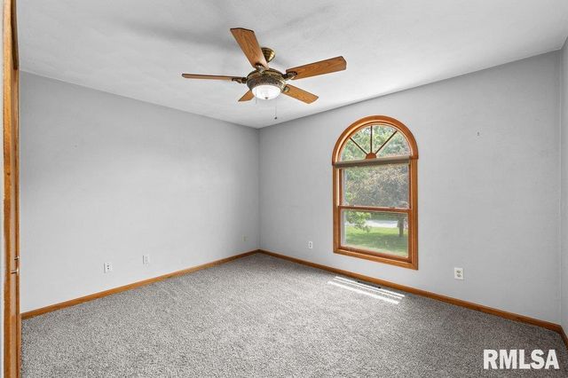 211 EAGLE RIDGE Road, Muscatine, IA 52761