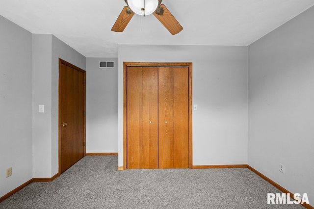 211 EAGLE RIDGE Road, Muscatine, IA 52761