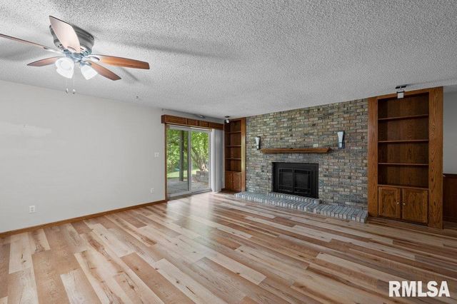 211 EAGLE RIDGE Road, Muscatine, IA 52761