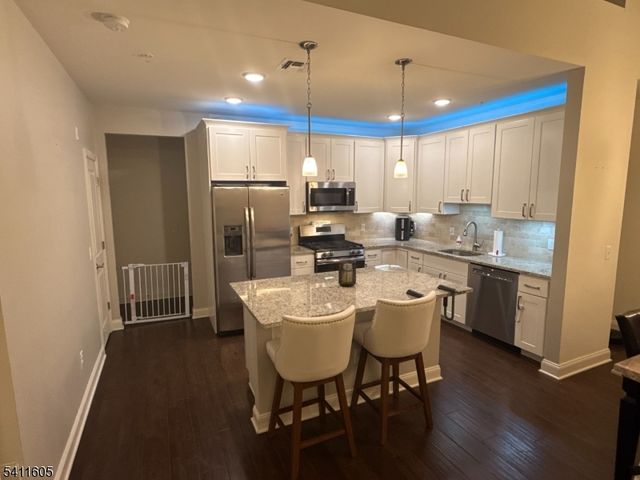 36 Elston Ct, Wanaque Boro, NJ 07420