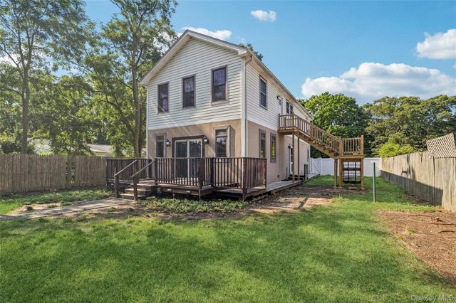 44 Ridgedale Avenue, Farmingville, NY 11738