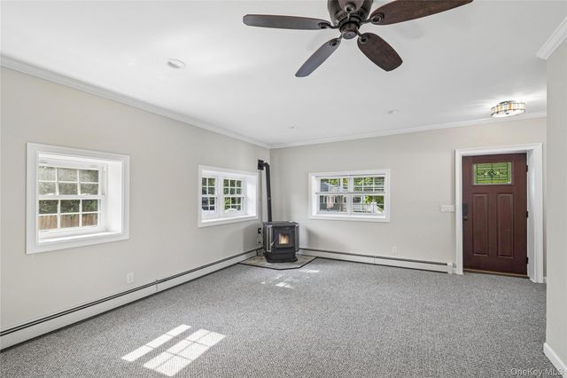 44 Ridgedale Avenue, Farmingville, NY 11738