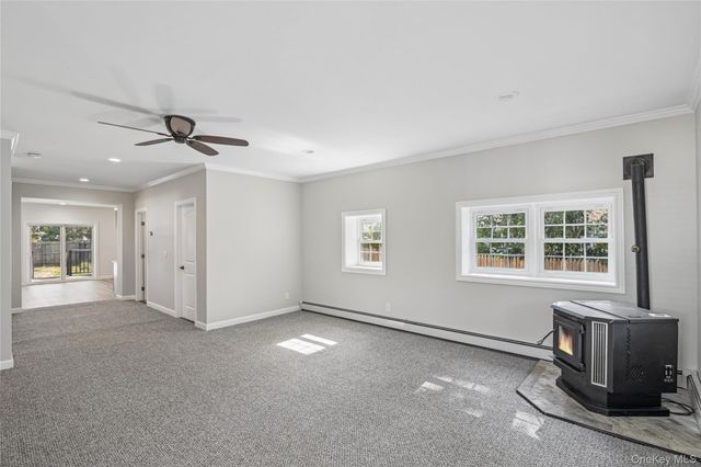 44 Ridgedale Avenue, Farmingville, NY 11738