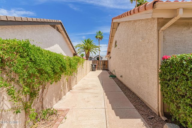 11115 E Mercer Lane, Scottsdale, AZ 85259