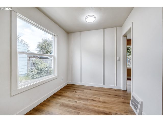 3136 Ne 83RD Ave, Portland, OR 97220