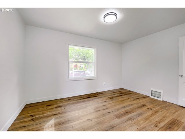 3136 Ne 83RD Ave, Portland, OR 97220