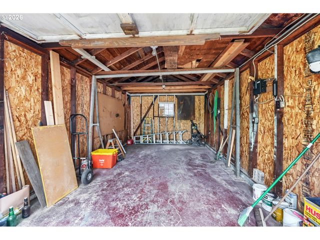 3136 Ne 83RD Ave, Portland, OR 97220