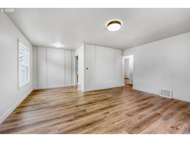 3136 Ne 83RD Ave, Portland, OR 97220