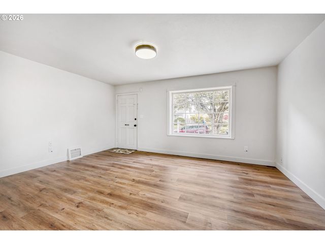 3136 Ne 83RD Ave, Portland, OR 97220