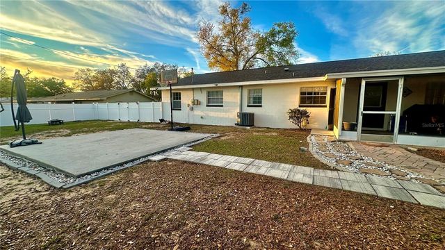 628 W SEMINOLE AVENUE, Eustis, FL 32726