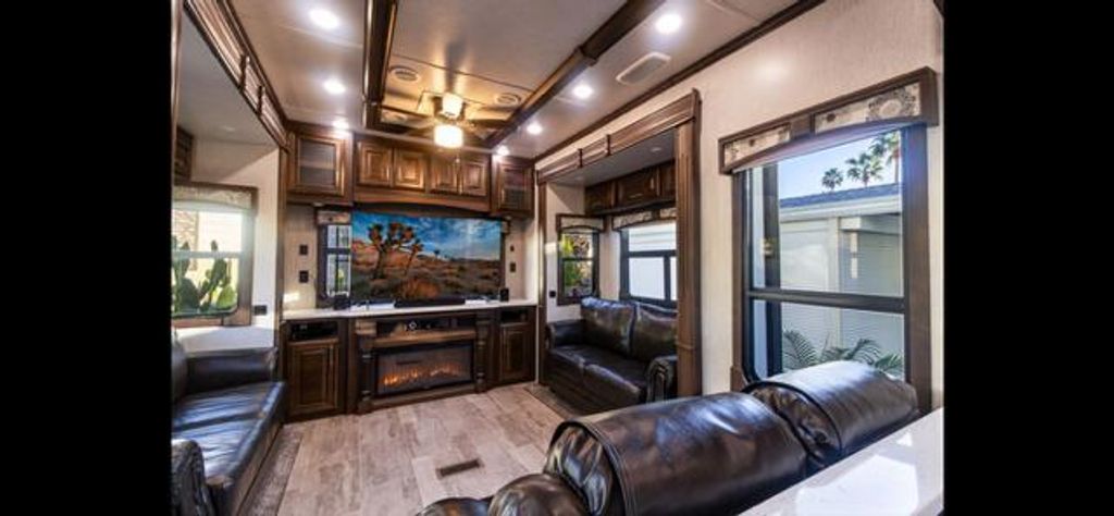 Image 14 of property listing at 84136 Avenue 44 646, Indio, CA 92203