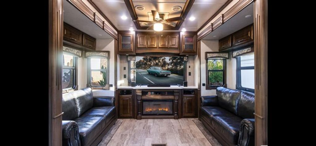 Image 15 of property listing at 84136 Avenue 44 646, Indio, CA 92203