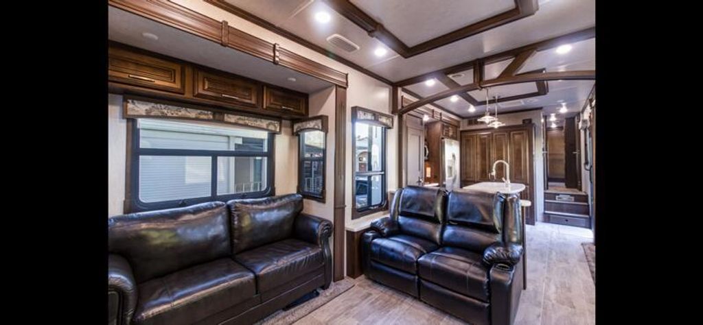 Image 16 of property listing at 84136 Avenue 44 646, Indio, CA 92203