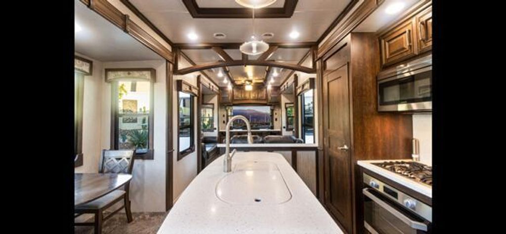 Image 19 of property listing at 84136 Avenue 44 646, Indio, CA 92203