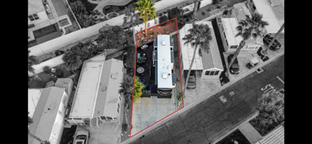 Image 5 of property listing at 84136 Avenue 44 646, Indio, CA 92203