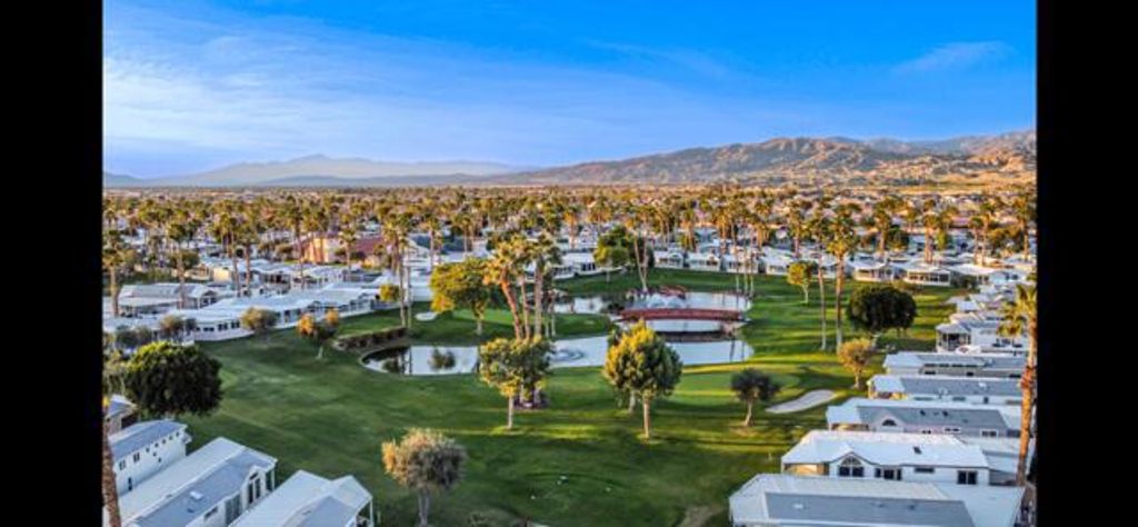 Image 7 of property listing at 84136 Avenue 44 646, Indio, CA 92203