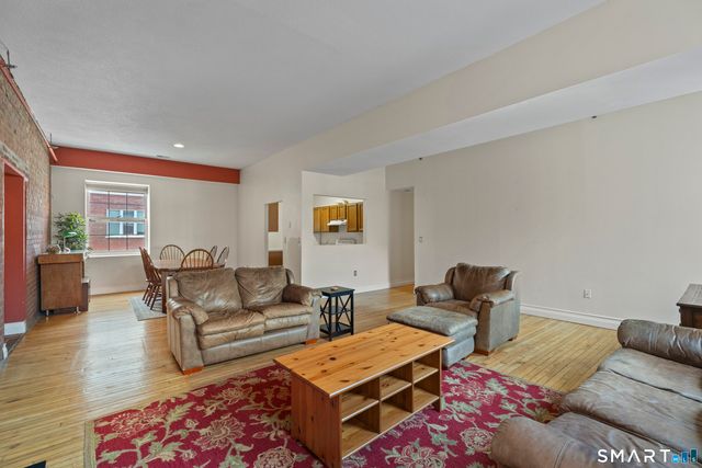 196 Crown Street 3J, New Haven, CT 06510