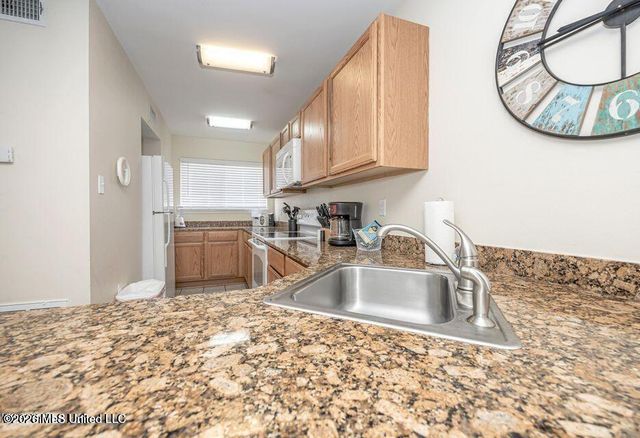 1664 Beach Boulevard, Biloxi, MS 39531