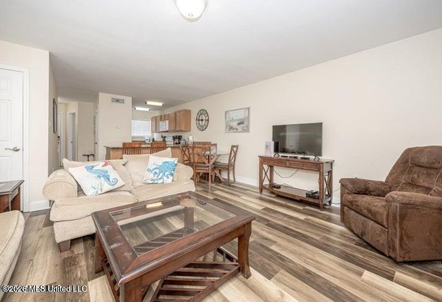1664 Beach Boulevard, Biloxi, MS 39531