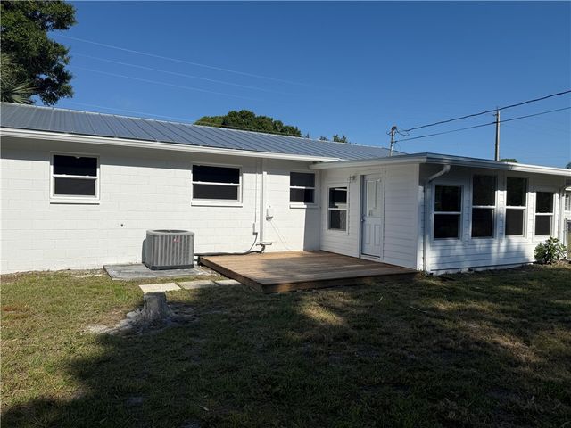 2156 34th Avenue, Vero Beach, FL 32960