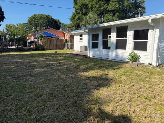 2156 34th Avenue, Vero Beach, FL 32960
