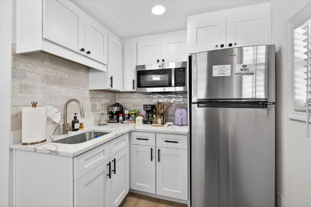 8411 WESTRIDGE DRIVE, Tampa, FL 33615