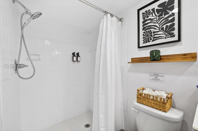 8411 WESTRIDGE DRIVE, Tampa, FL 33615