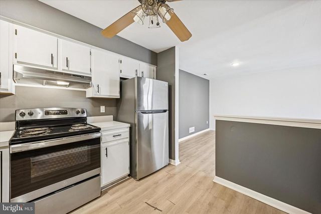 238 COLETTE CT, Levittown, PA 19057