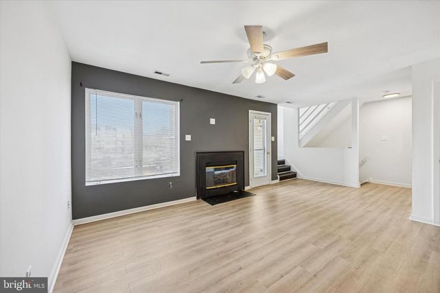 238 COLETTE CT, Levittown, PA 19057