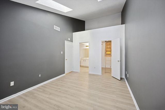 238 COLETTE CT, Levittown, PA 19057