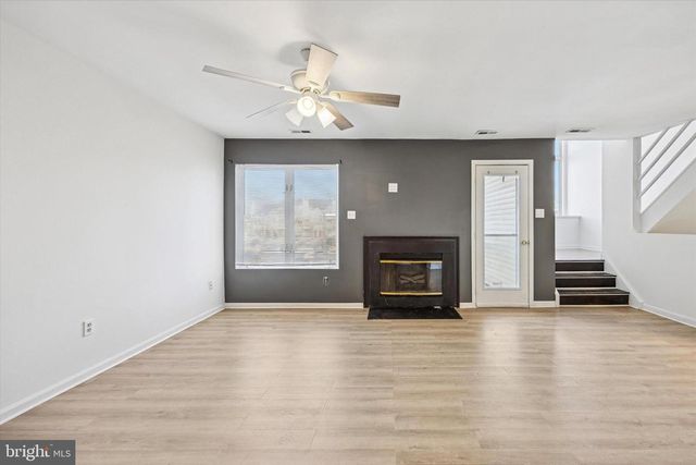 238 COLETTE CT, Levittown, PA 19057