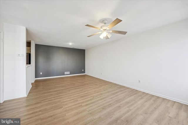 238 COLETTE CT, Levittown, PA 19057