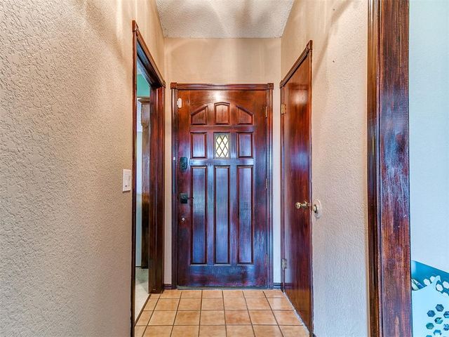 2112 W Rockypoint Drive, Edmond, OK 73003