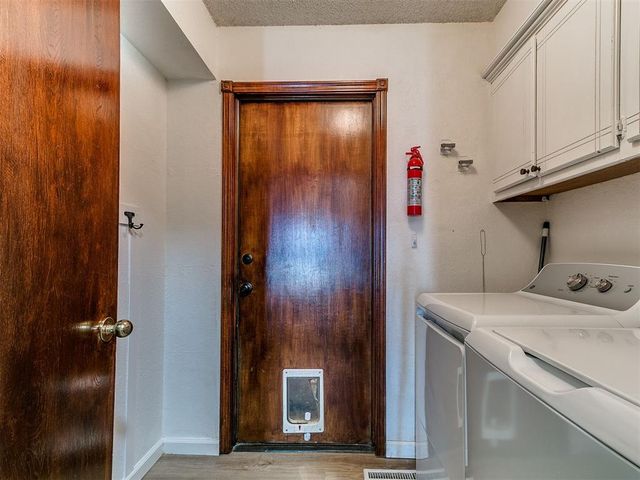 2112 W Rockypoint Drive, Edmond, OK 73003