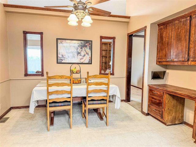 2112 W Rockypoint Drive, Edmond, OK 73003