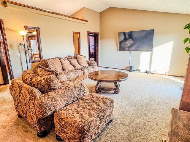 2112 W Rockypoint Drive, Edmond, OK 73003